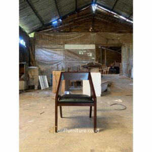 Kursi Cafe Scandinavian Jati Solid