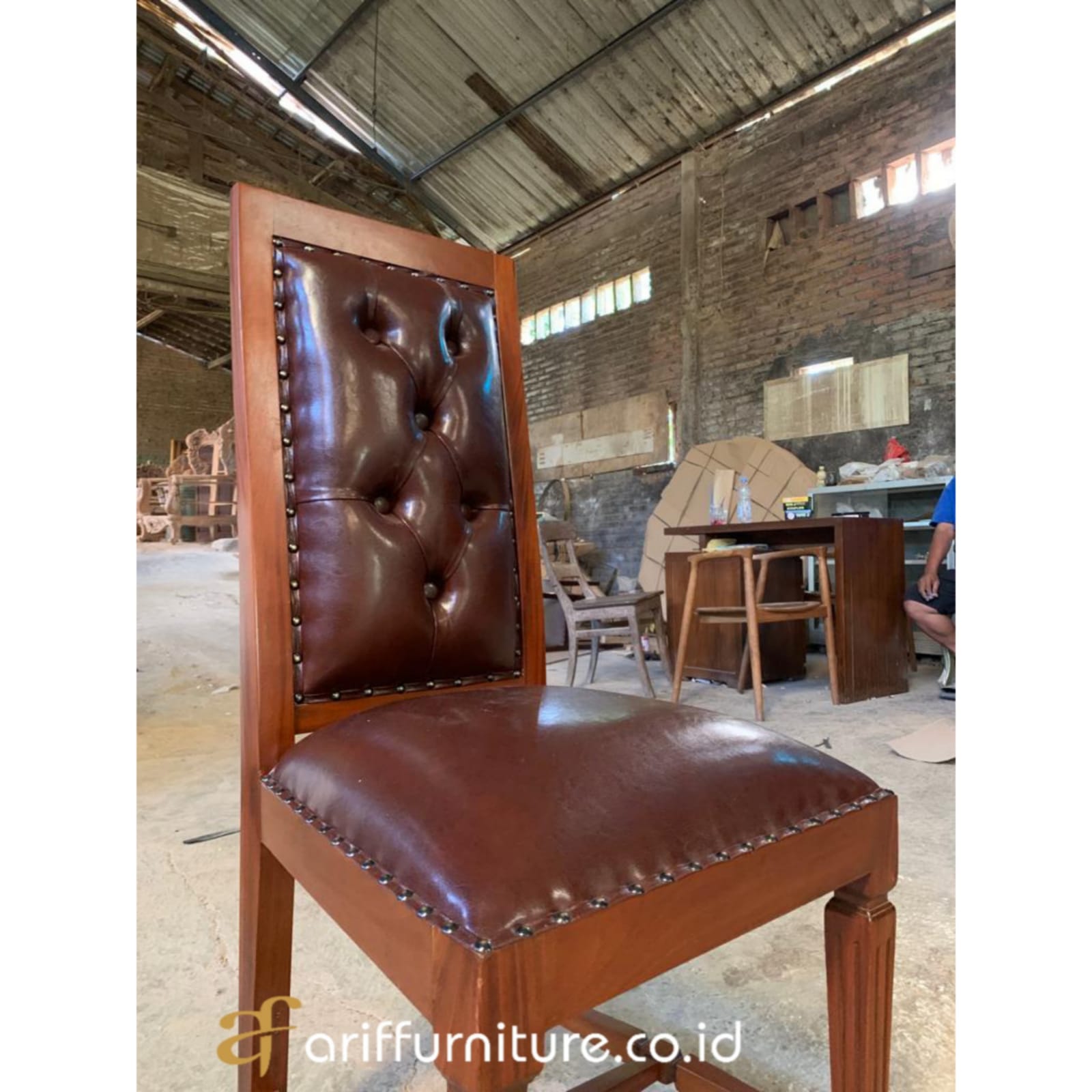 Kursi Makan Sofa Klasik Minimalis - Image 2