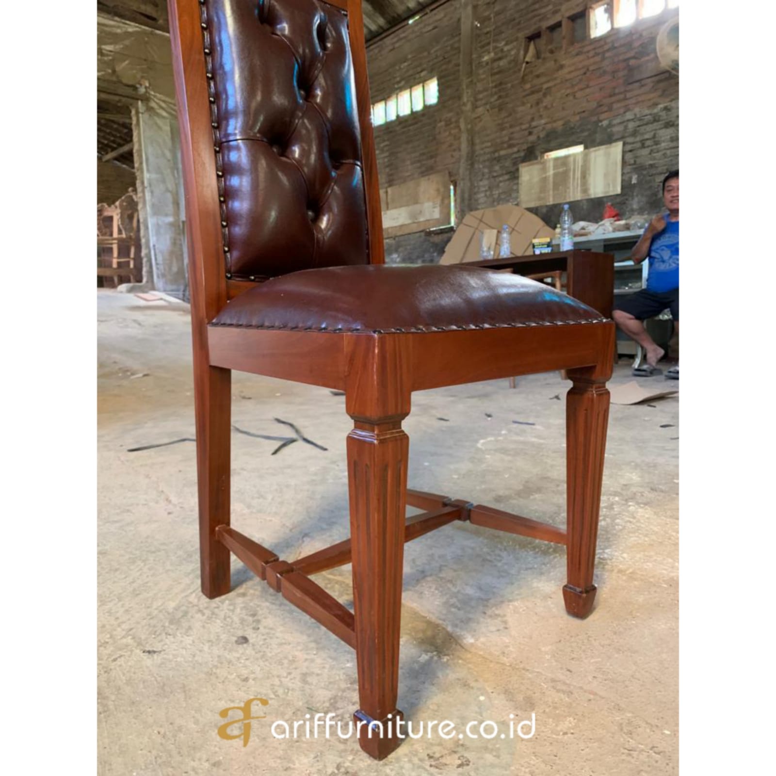 Kursi Makan Sofa Klasik Minimalis - Image 4