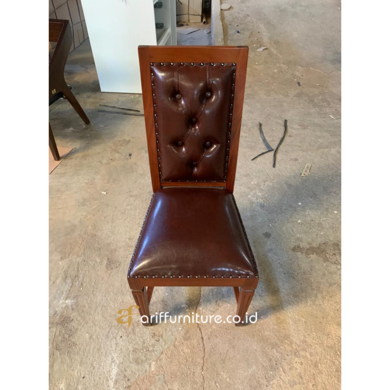 Kursi Makan Sofa Klasik Minimalis - Image 3