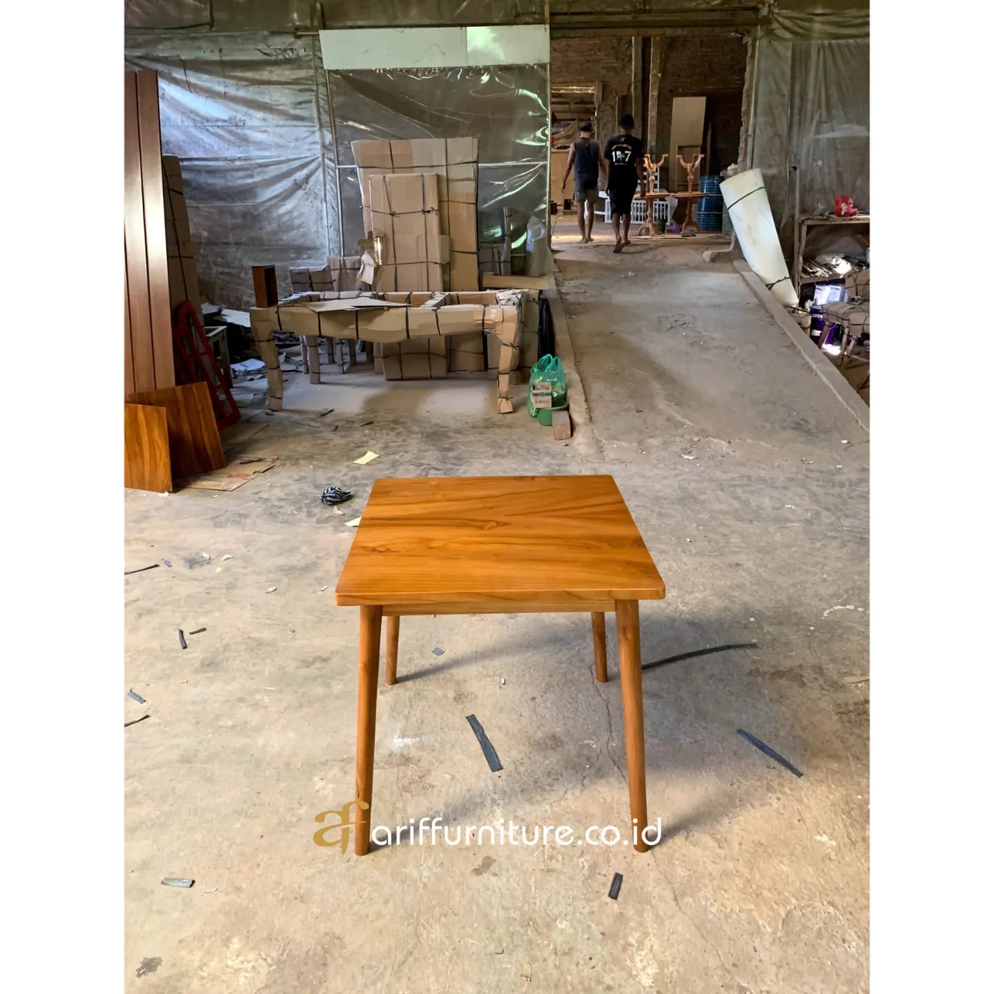 Meja Makan Cafe Modern Retro