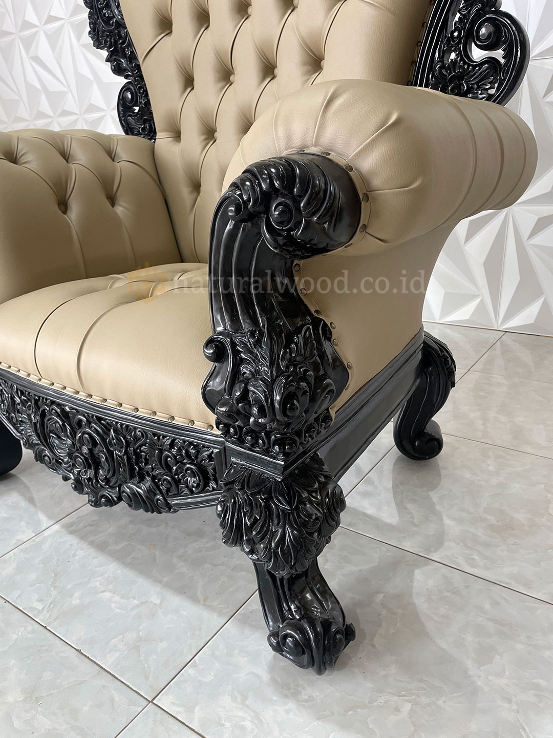 Kursi Sofa Tamu Klasik Mewah Elegan (3)
