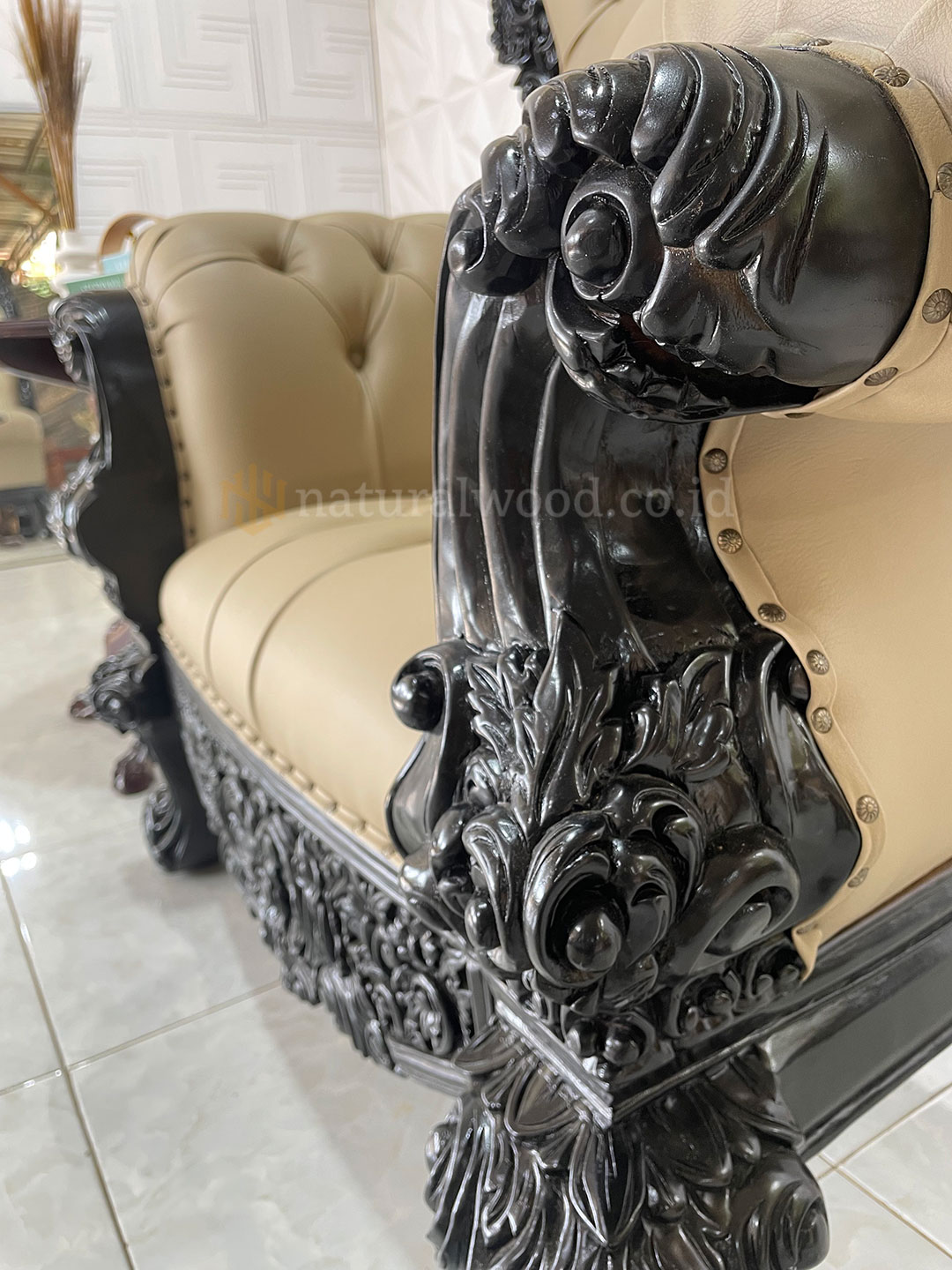 Kursi Sofa Tamu Klasik Mewah Elegan (6)