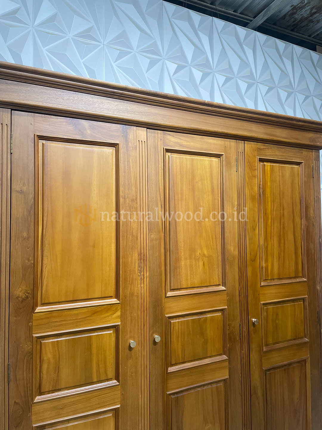 Lemari Pakaian Kayu Jati Solid Minimalis (2)