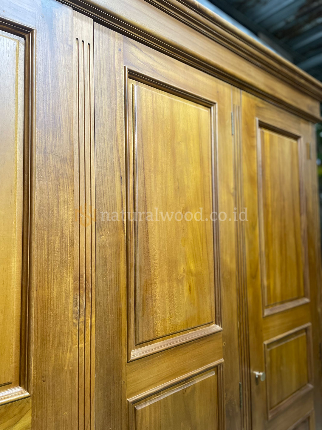 Lemari Pakaian Kayu Jati Solid Minimalis (6)