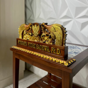 Papan Nama Instansi Kayu Jati Kustom Kementerian Keuangan