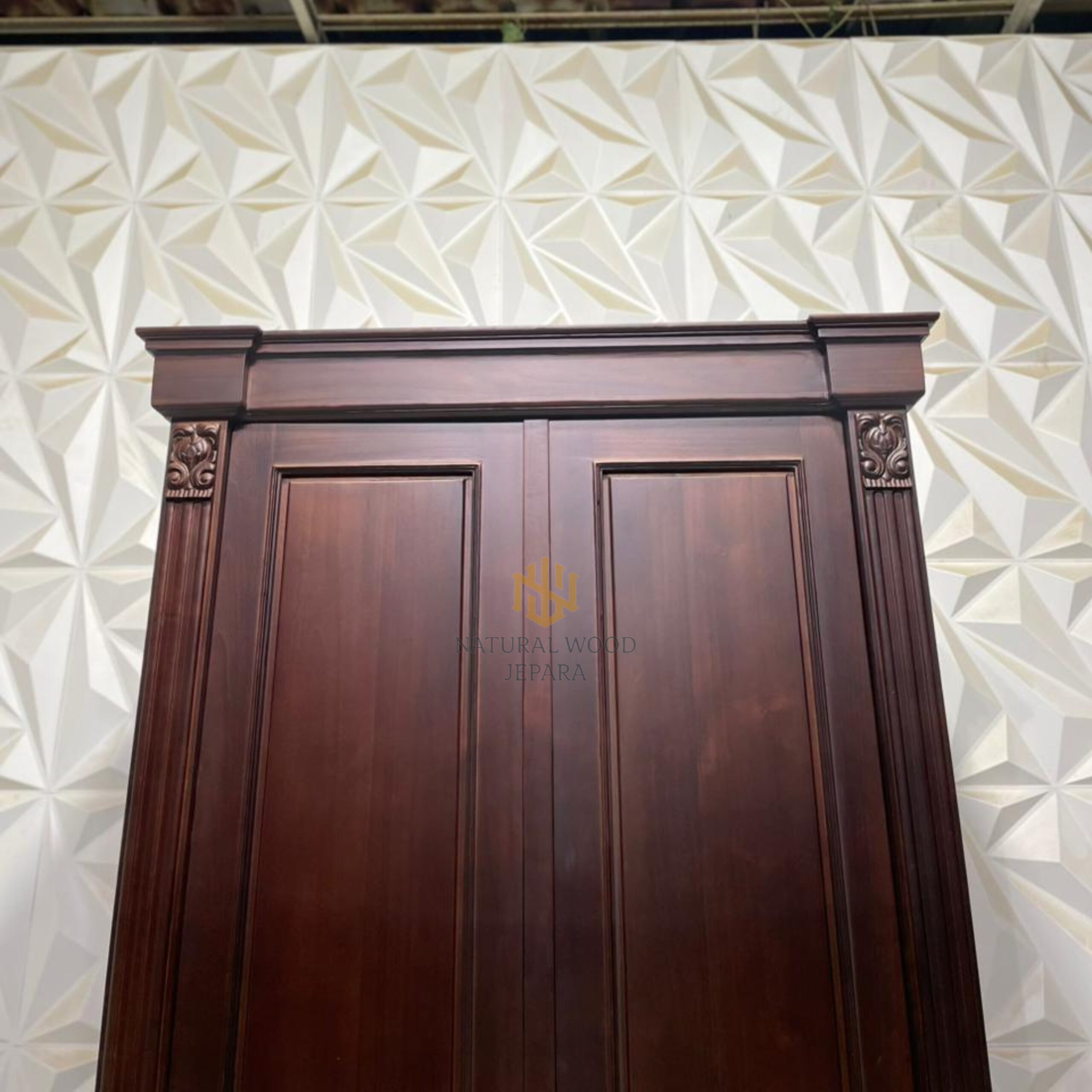 Lemari Pakaian Minimalis Kayu Solid Pintu