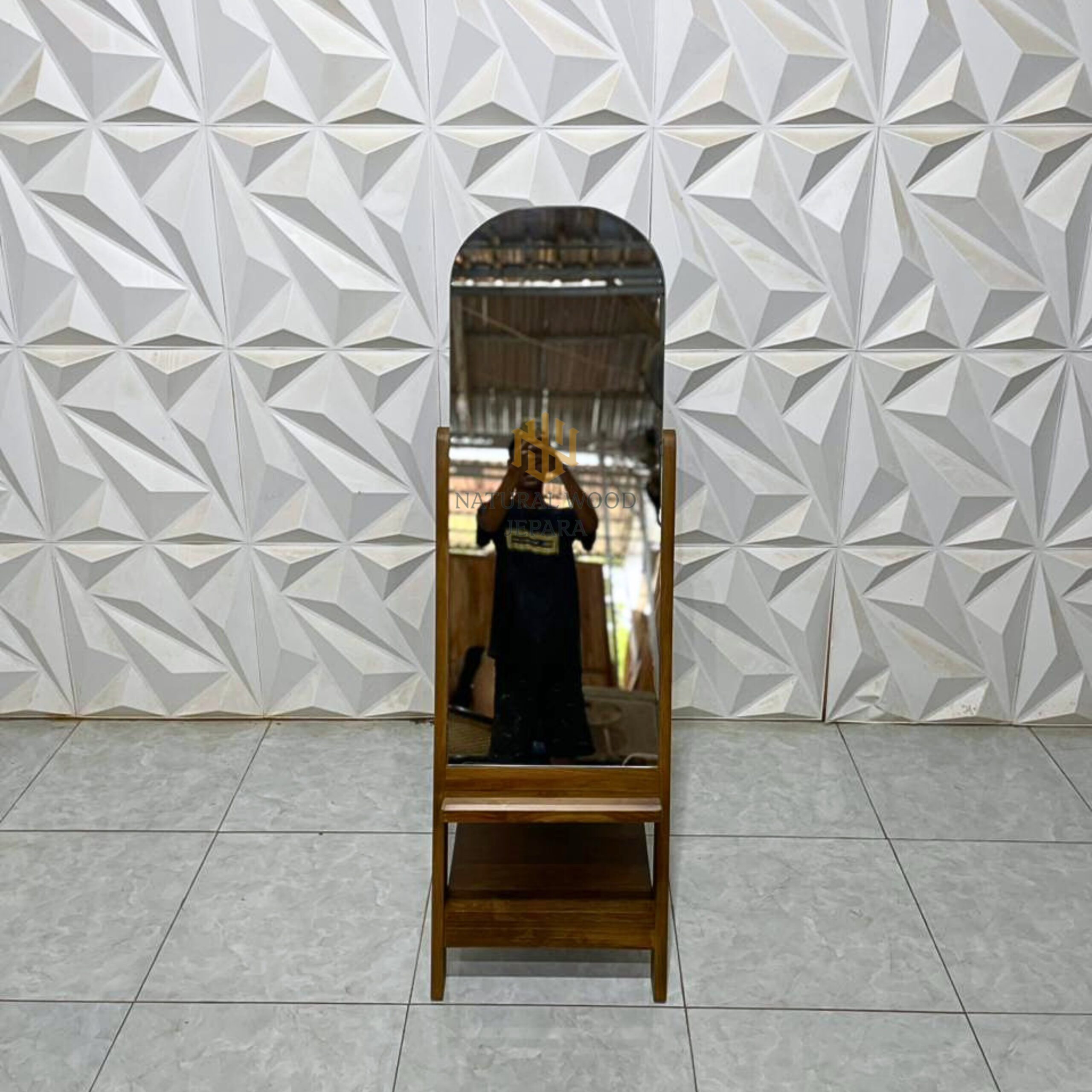 Cermin Fullbody Standing Oval Estetika Kayu Jati