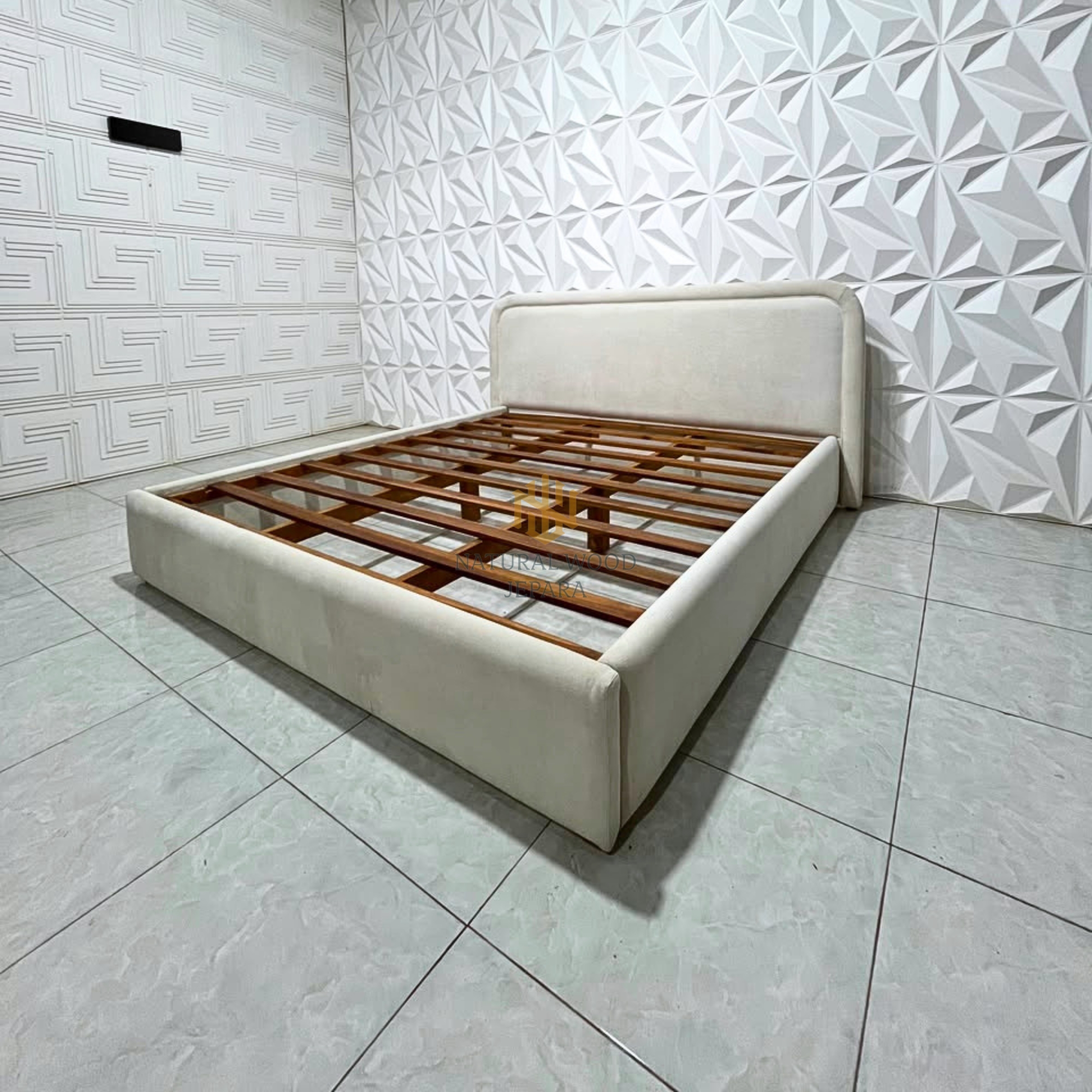 Furnitur Tidur Putih Modern Rangka Kayu Jati