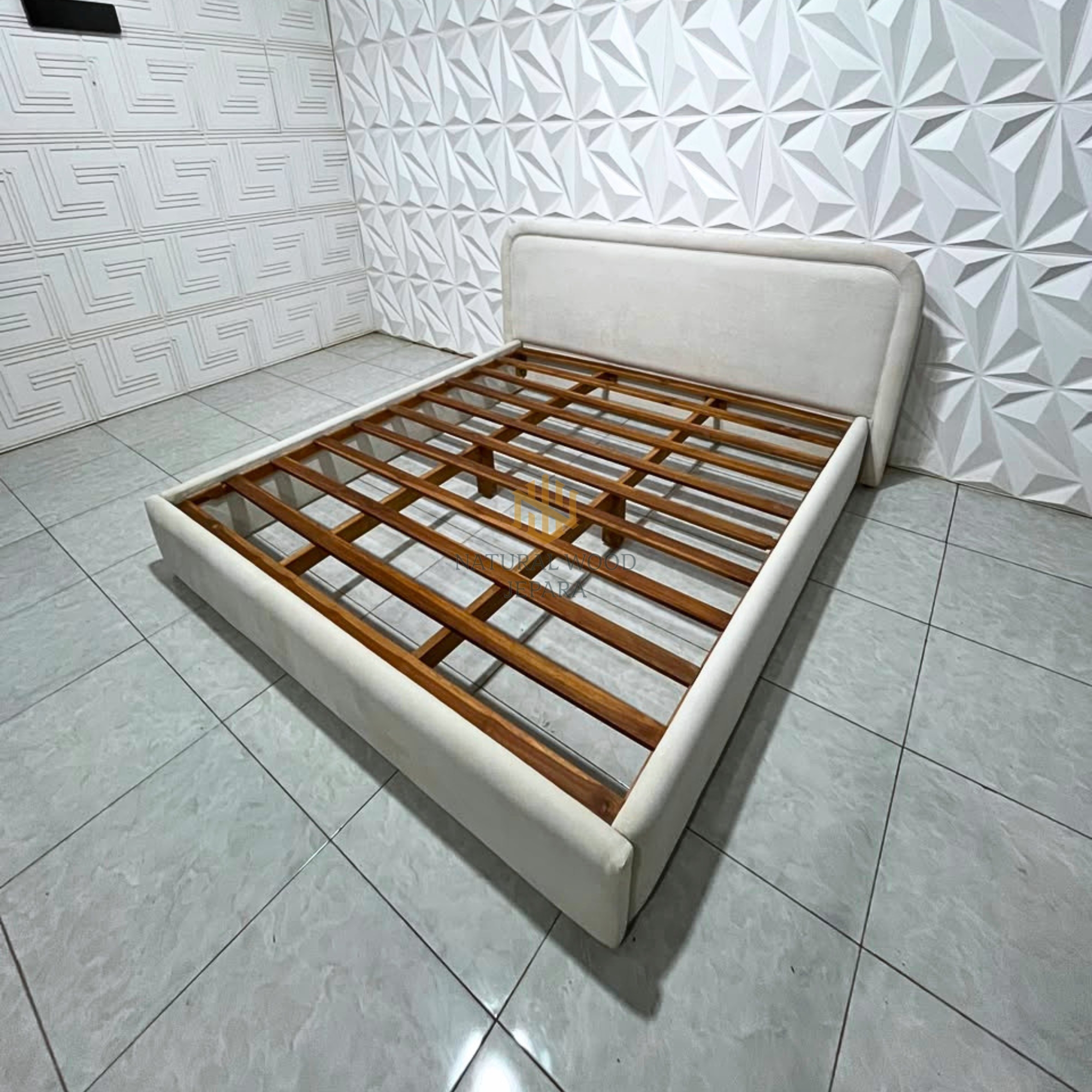 Furnitur Tidur Putih Modern Rangka Kayu Jati
