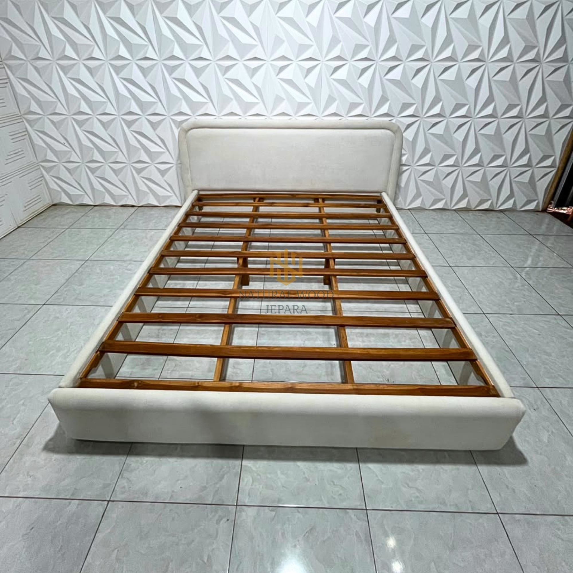 Furnitur Tidur Putih Modern Rangka Kayu Jati