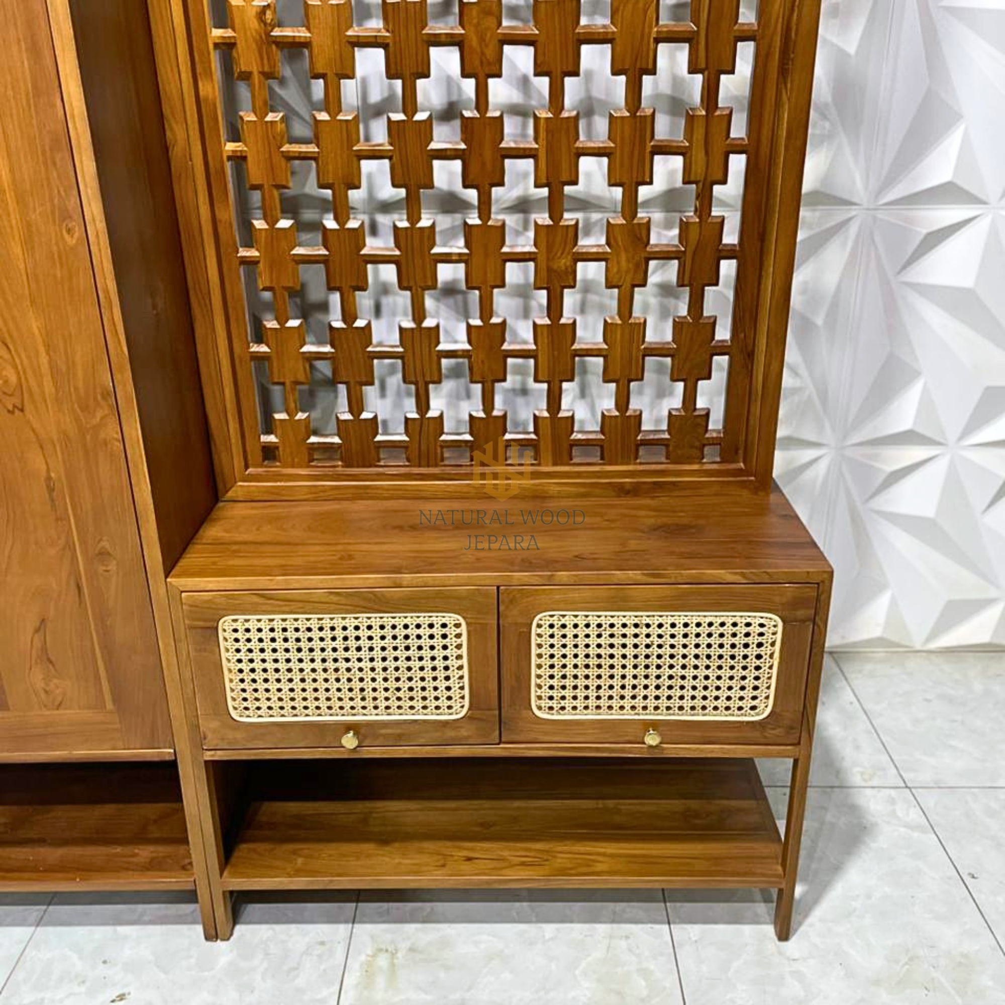 Lemari Pakaian Kayu Jati Bespoke Furniture Retro Modern