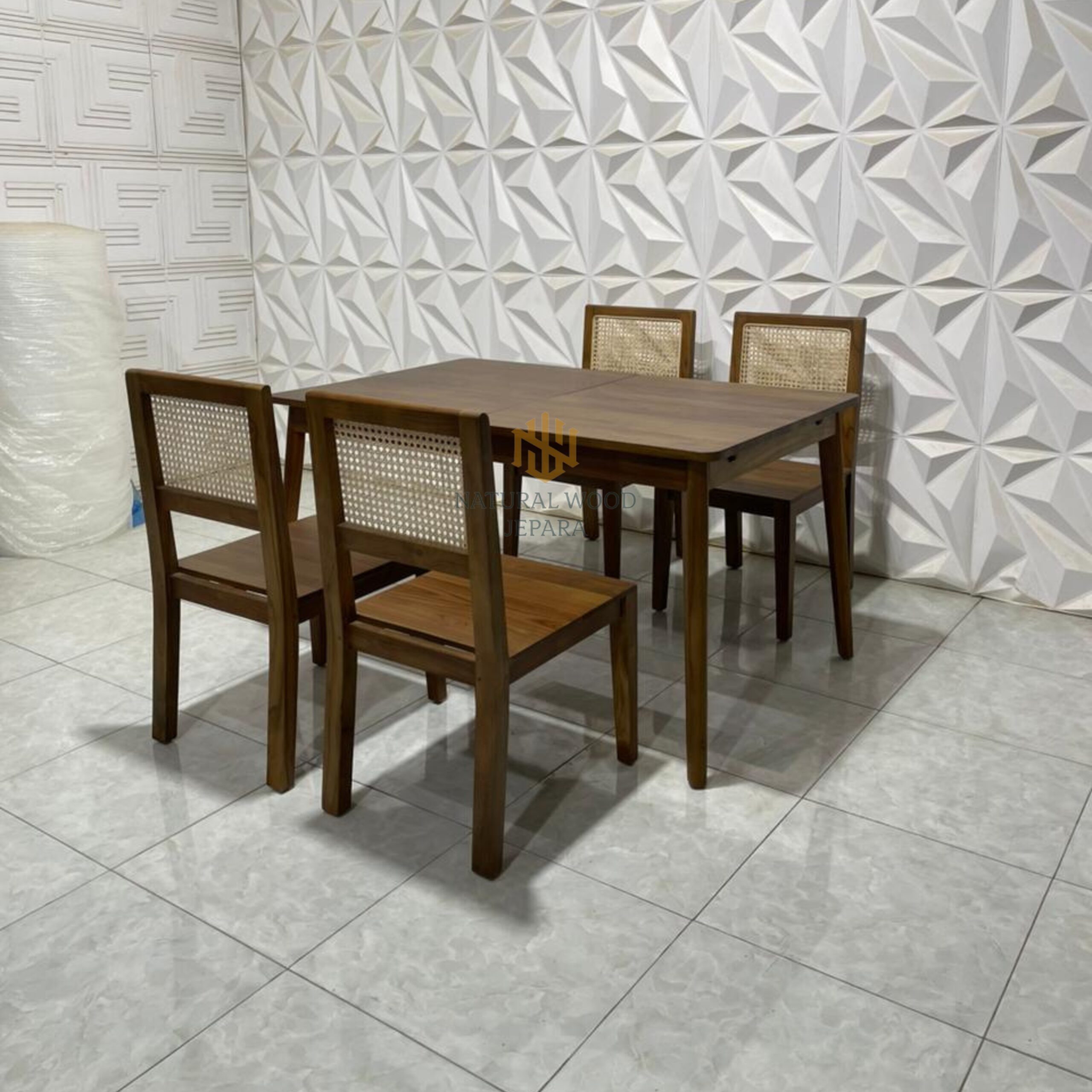 Meja Makan Kayu Jati Set 4 Kursi Cafe Kombinasi