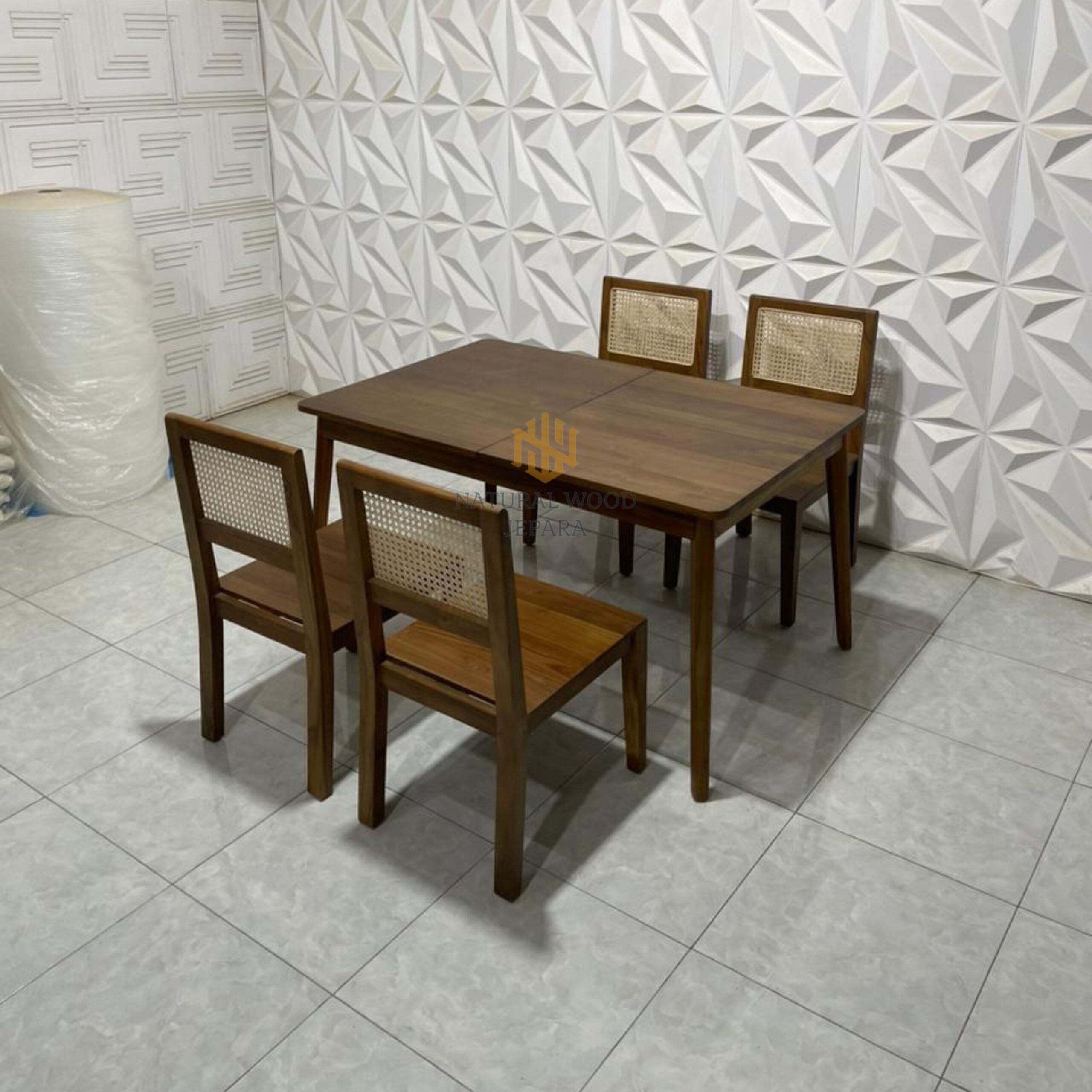 Meja Makan Kayu Jati Set 4 Kursi Cafe